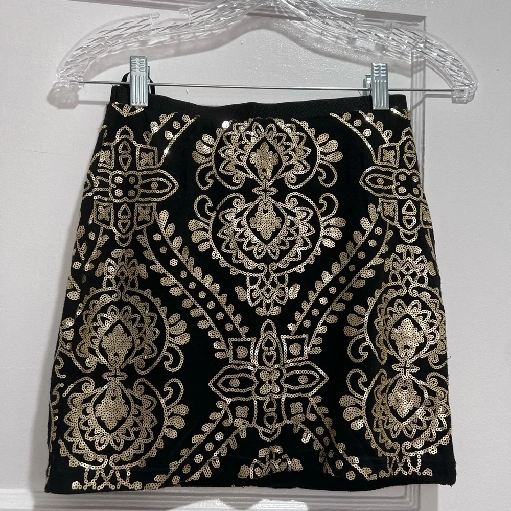 Forever 21 sequin mini skirt
